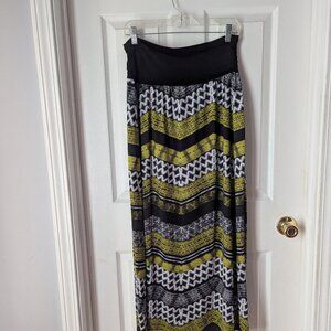 New Direction maxi skirt black and green - xl